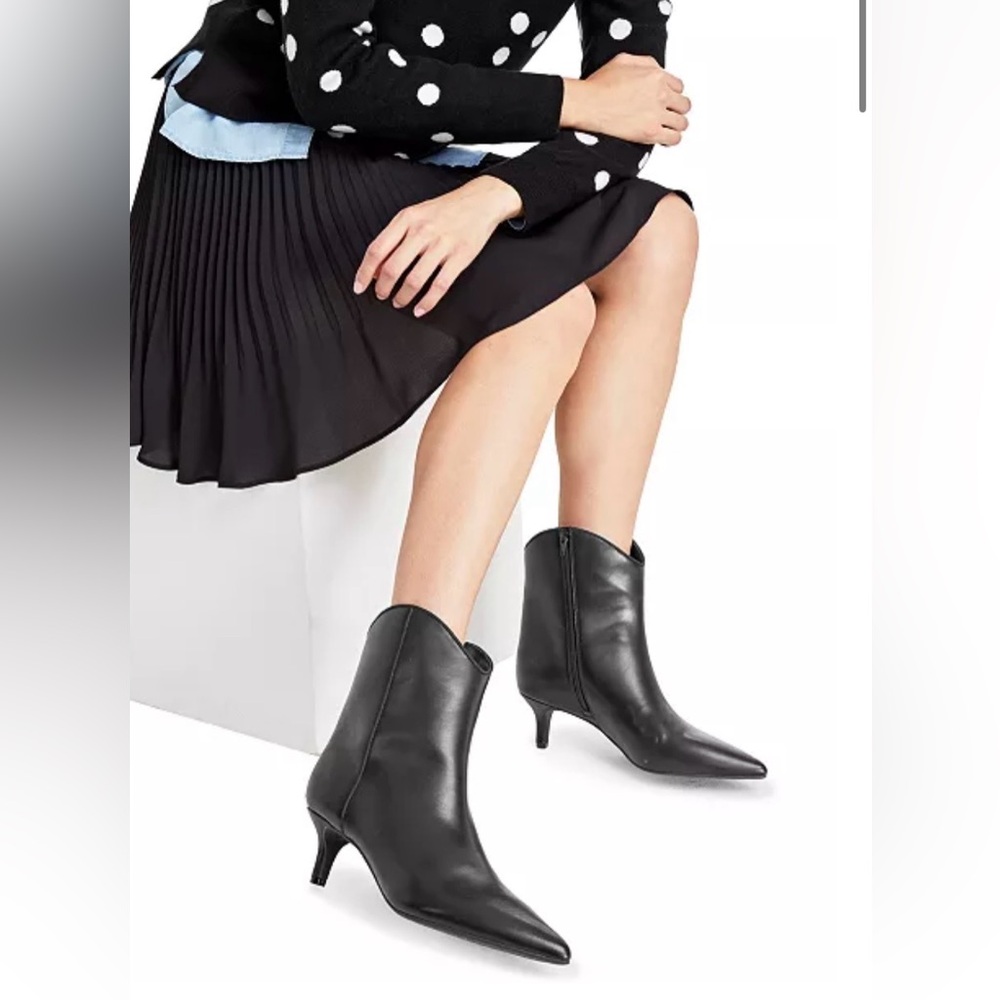 New on the 34th Sleek Black Vegan Leather Ankle Booties Size 10 Retails $89